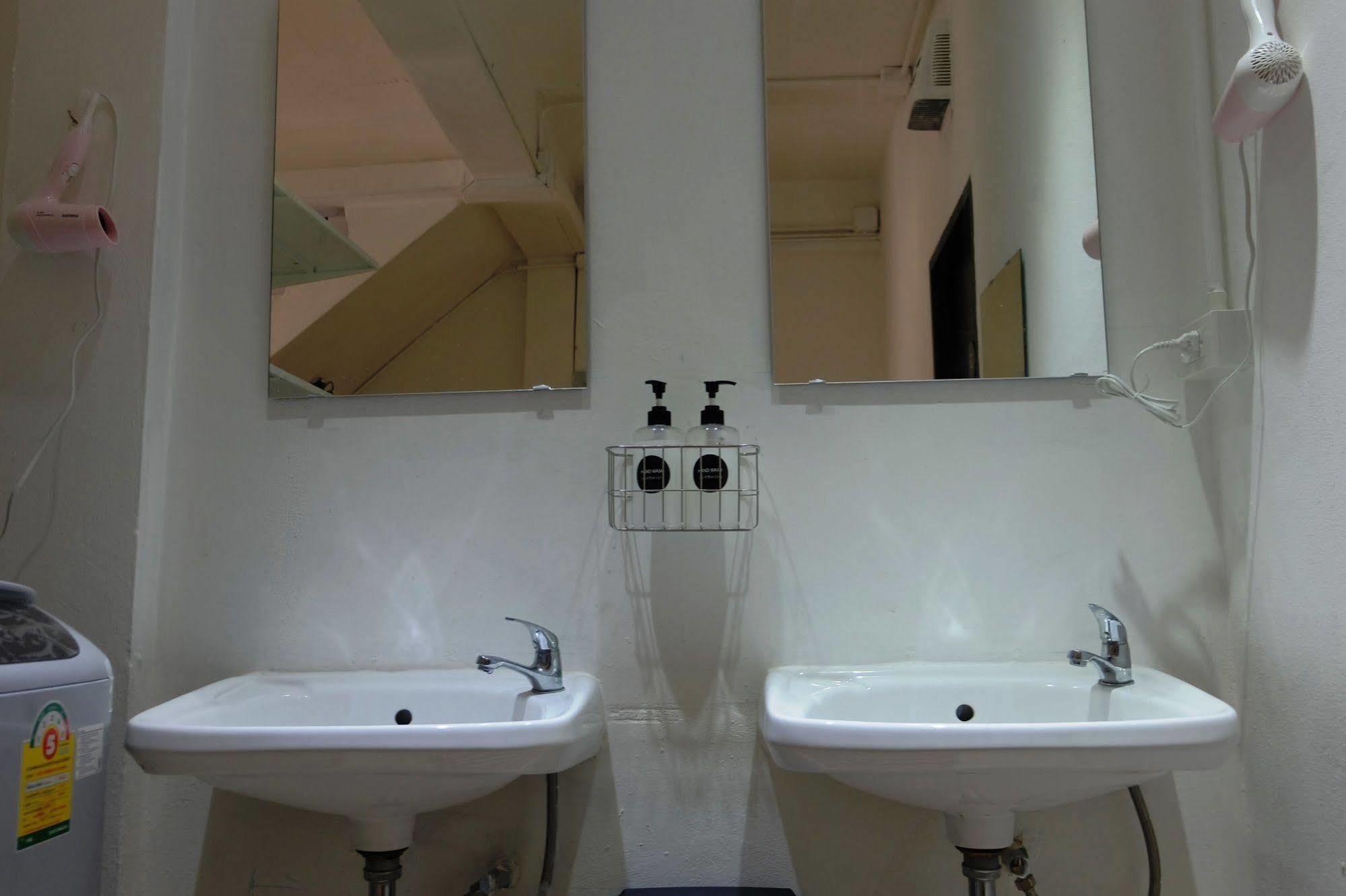 Seek Sleep Hostel 방콕 외부 사진