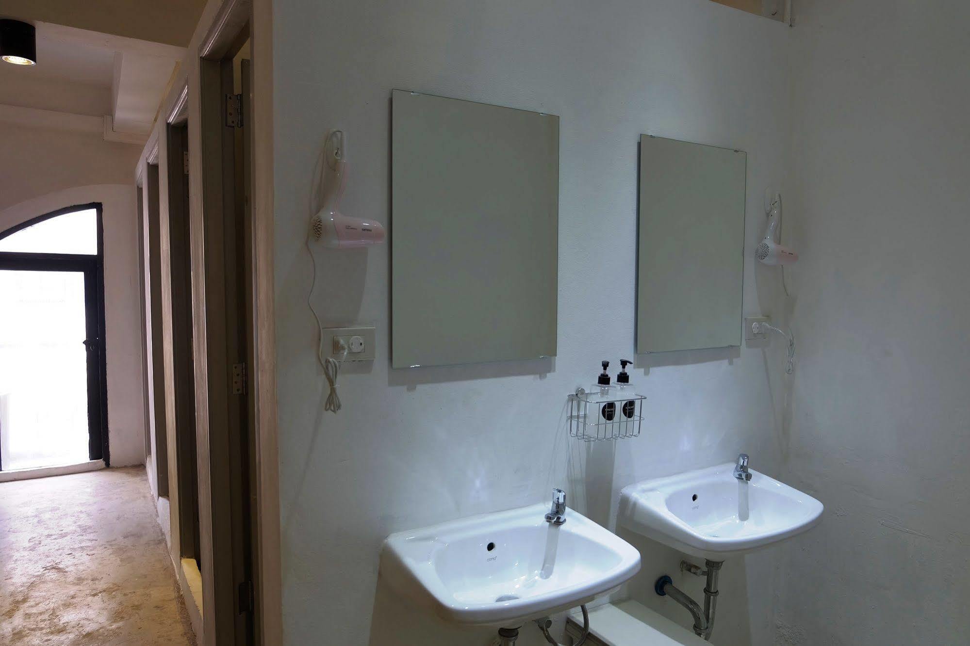 Seek Sleep Hostel 방콕 외부 사진